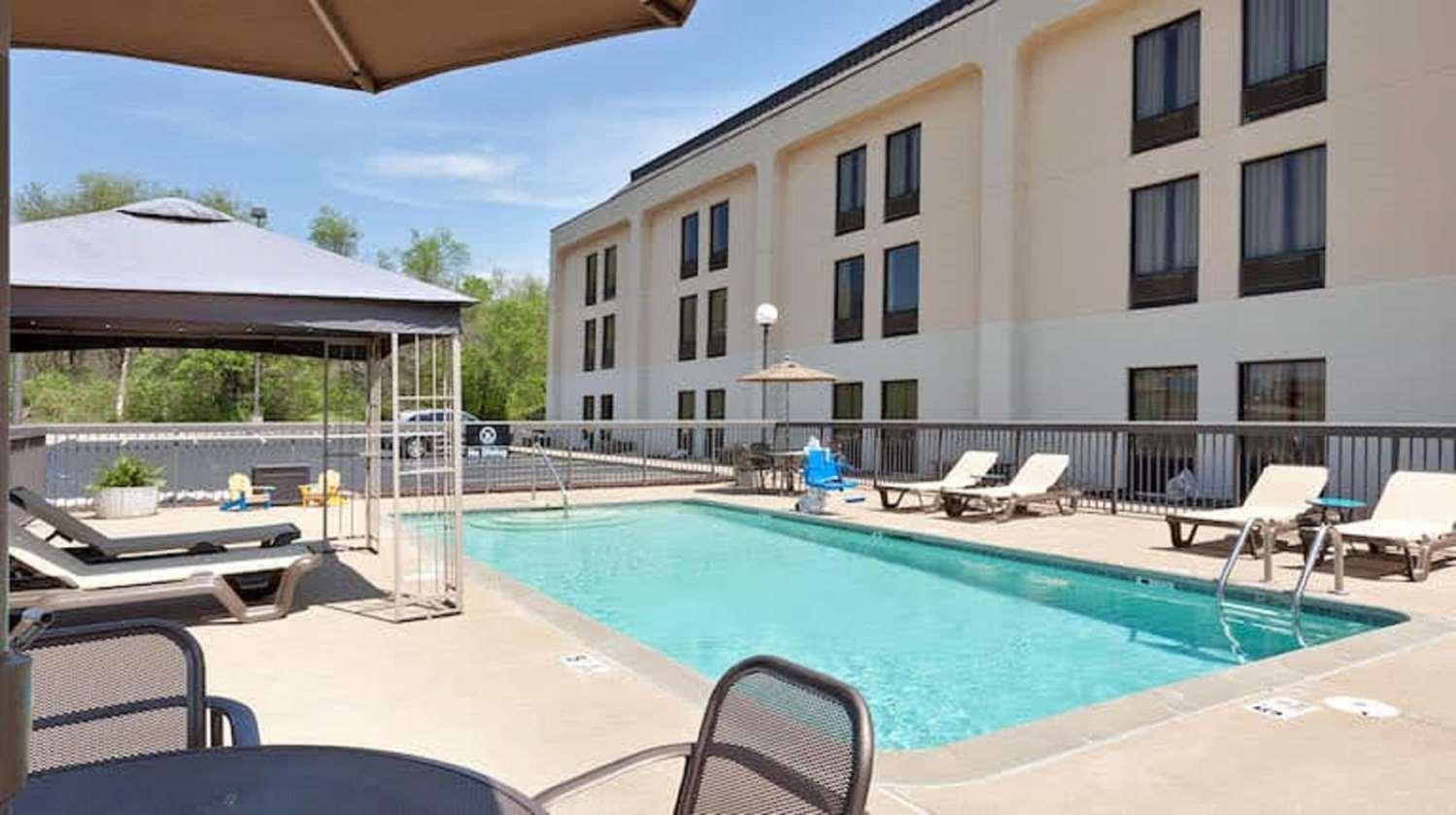 Erie Presque Isle Hotel Exterior photo