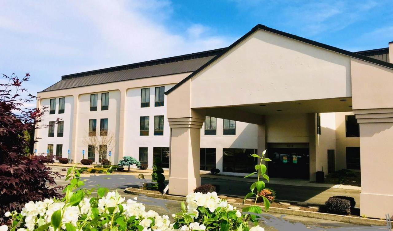Erie Presque Isle Hotel Exterior photo